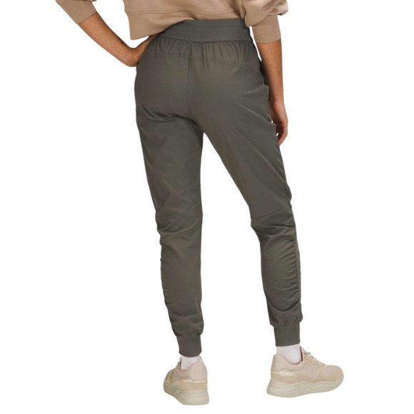 Lululemon Beyond the Studio Jogger Active Yoga Women 10 Athleisure Stretch Green - Picture 3 of 15